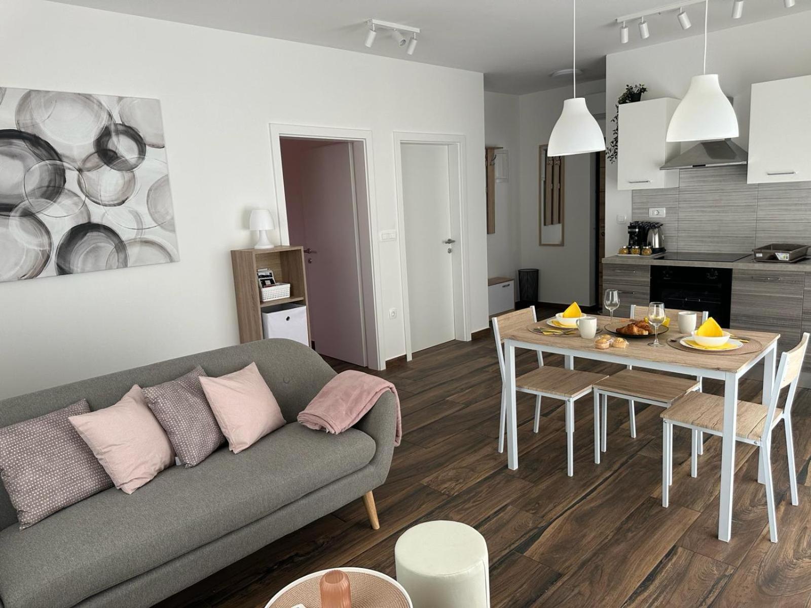 Apartments Harmony Hills Pula Exteriér fotografie